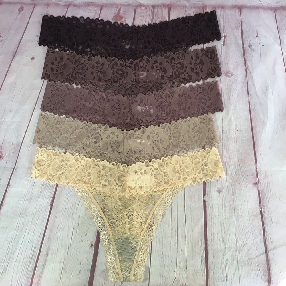 Lace Thong Panties Set - Size Large